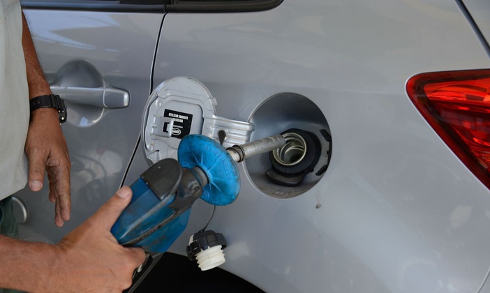 Petrobras sobe preço da gasolina em 3,3%