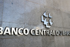 Mercado financeiro reduz previsão da inflação para 5% este ano