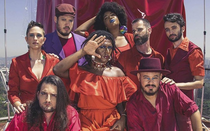 Liniker e os Caramelows se apresentam em Ribeirão Preto