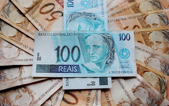 Polícia encontra R$ 33 mil e drogas durante patrulhamento