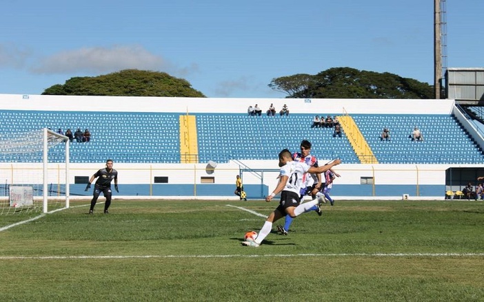Com segunda goleada consecutiva, Comercial mantém liderança do grupo