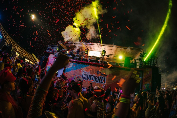 Bloco Califórnia reúne 15 mil pessoas em Ribeirão Preto para o pré-Carnaval