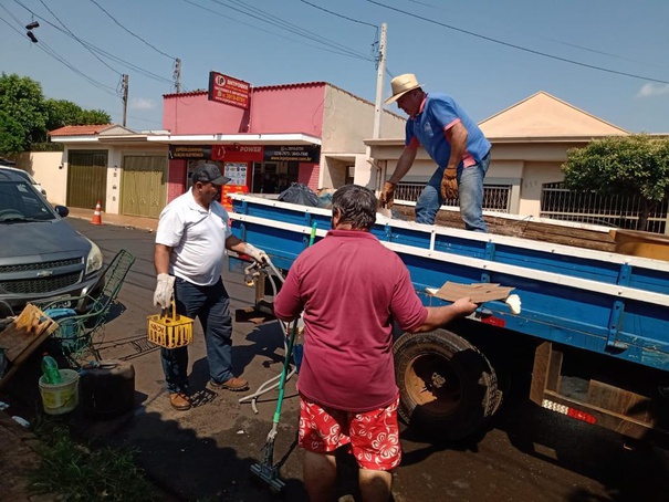 Mutirão contra a dengue recolhe mais de 250 quilos de possíveis criadouros em Ribeirão Preto