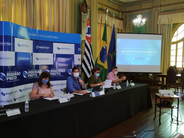 Com ponto facultativo no Carnaval, vacinação de idosos acima dos 85 anos será adiantada em Ribeirão Preto