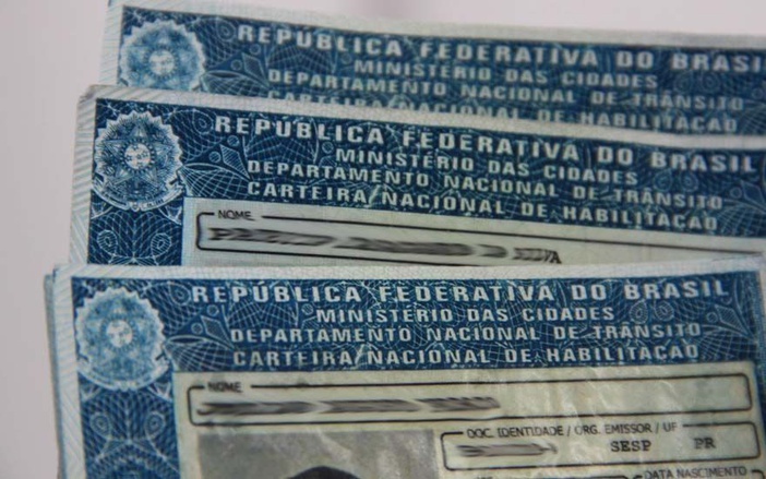 Saiba como deve ser feita a renovação da CNH