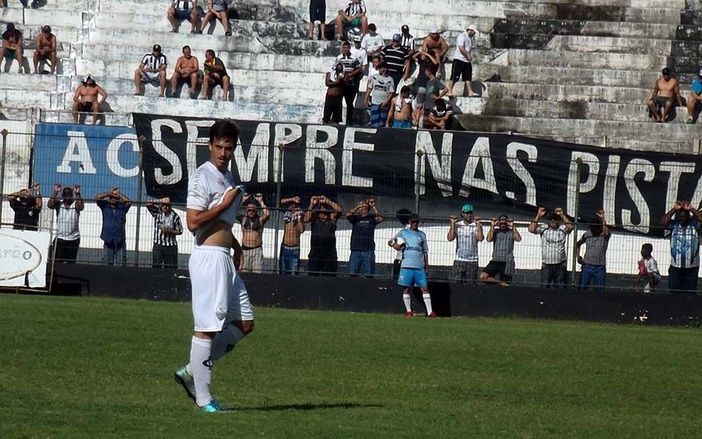 Meia comercialino pode ter gol em prêmio dos melhores do ano