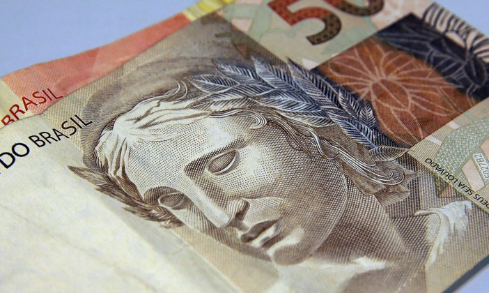 Trabalhador com jornada reduzida deve receber 13º e férias integrais
