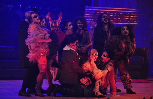 Grupo Gorki estreia "Mahagonny" no Teatro Marista