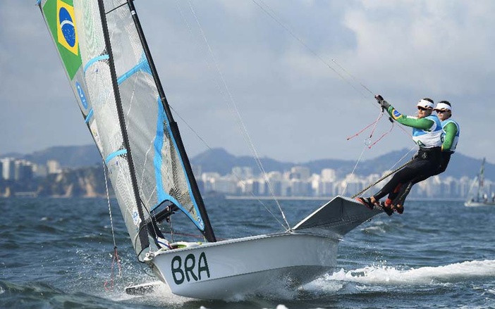 Rio 2016: Martine Grael e Kahena Kunze garantem ouro na vela
