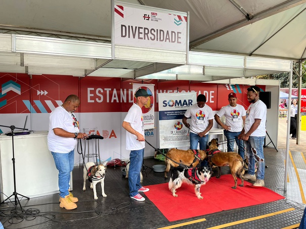 ONG Cão Paixão apresenta projeto na Feira do Livro