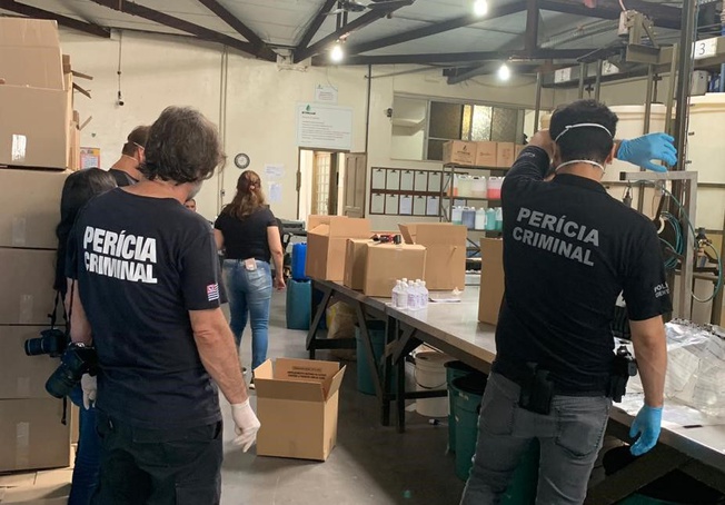 Duas pessoas são presas em RP por suspeita de produzir e vender álcool gel adulterado