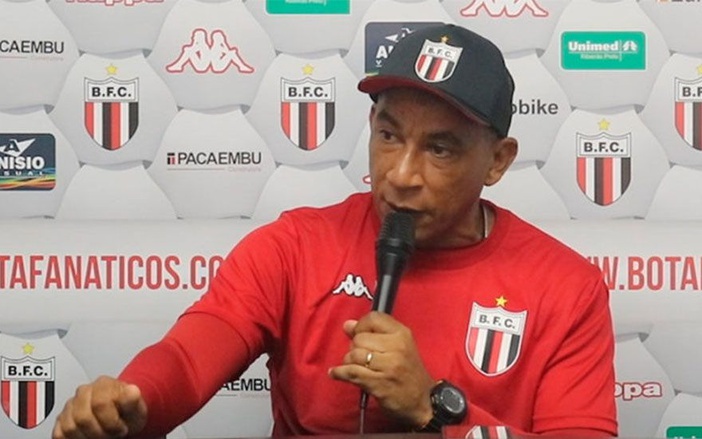 Hemerson Maria elogia Botafogo após vitória contra a Ponte Preta