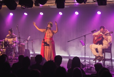 Fernanda Marx apresenta afro-sambas em Ribeirão Preto