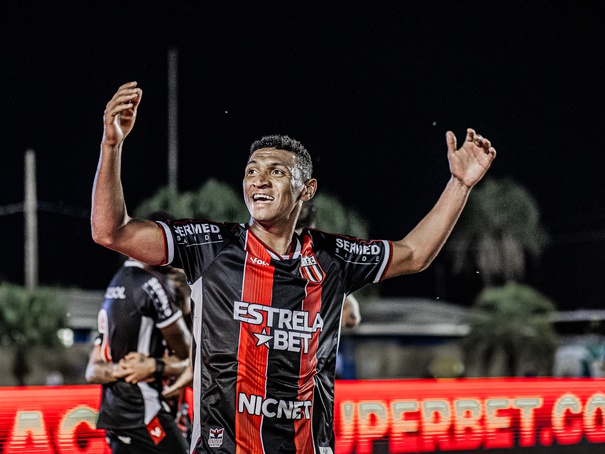 Botafogo vence o Santos e conquista primeira vitória na Série B