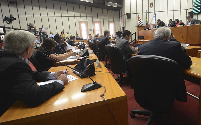 Em votação apertada, Câmara aprova 'puxadinho'