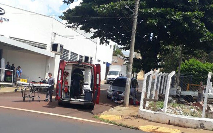 Motociclista sofre acidente em buracos já vistoriados pela Prefeitura