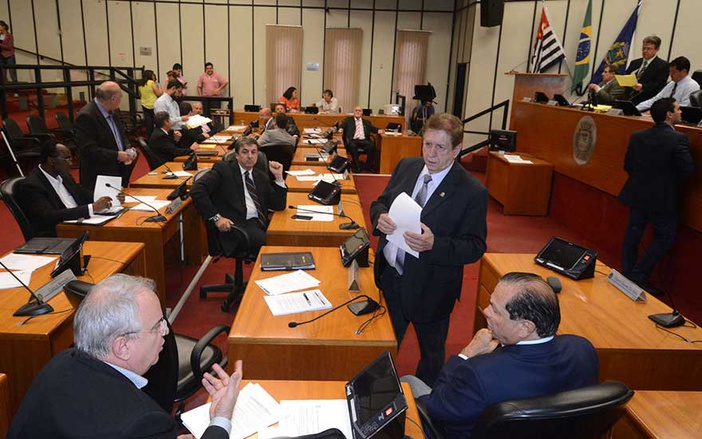 Seis vereadores buscam reeleição por novos partidos
