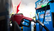 Tributos da gasolina são zerados e subsídios a combustíveis, ampliados