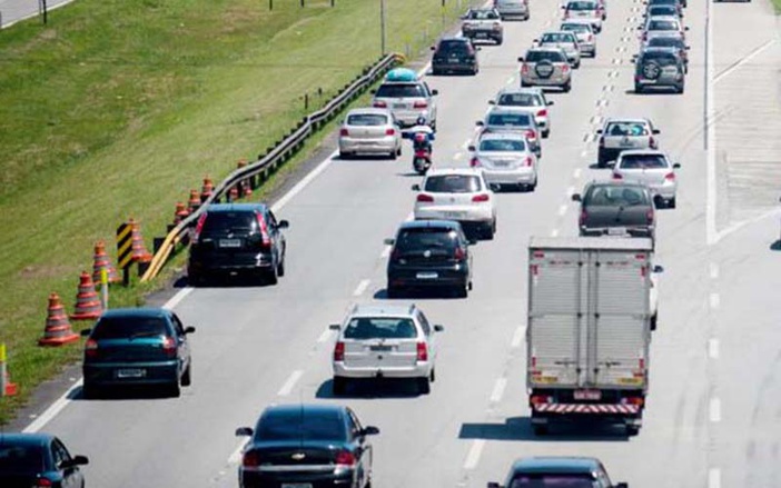 Feriado leva mais de 59 mil veículos às rodovias da região
