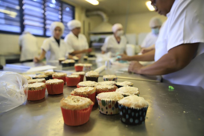 Escola Profissionalizante Celso Charuri tem vagas para o curso de confeiteiro em Ribeirão Preto
