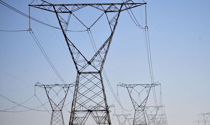 Ministro de Minas e Energia explica a situação hídrica e pede redução do consumo de energia
