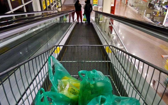 Projeção para inflação no Brasil cai para 6,72% este ano
