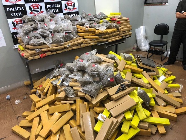 Em Ribeirão Preto, Polícia Civil apreende uma tonelada de droga
