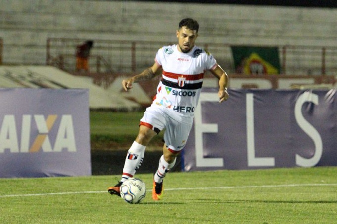 Botafogo vence e assume liderança