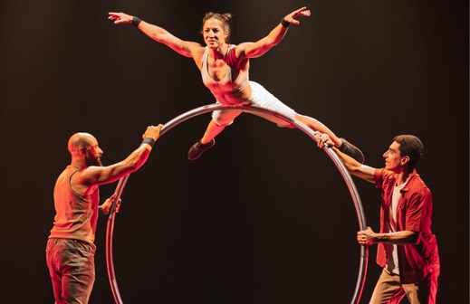 Praças da região recebem espetáculo gratuito de circo neste fim de semana