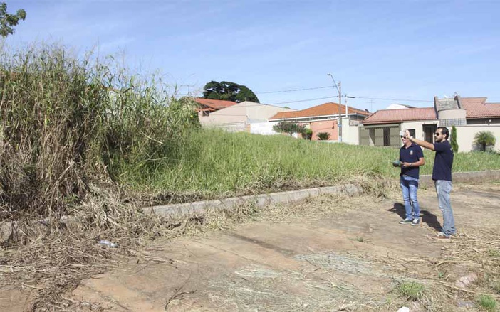 Mesmo com fiscalização, terrenos continuam ilegais