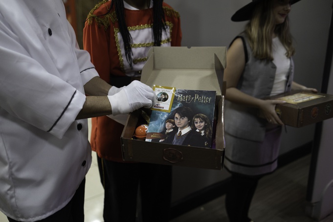 Savegnago Supermercados celebra aniversário com figurinhas e Livro Ilustrado do Harry Potter
