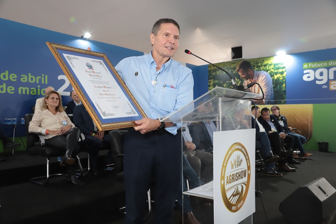 Título de Cidadão Ribeirãopretano é entregue a João Marchesan