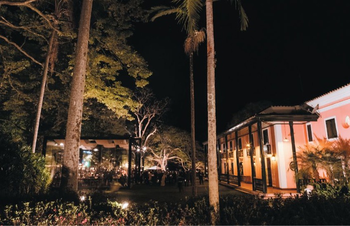 Celebração no campo