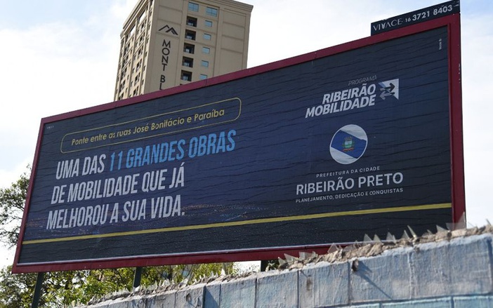 Prefeitura gasta mais com publicidade do que com manutenção de escolas
