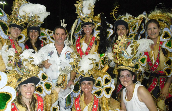 Samba, suor e muito pique. Assim é o Carnaval na avenida