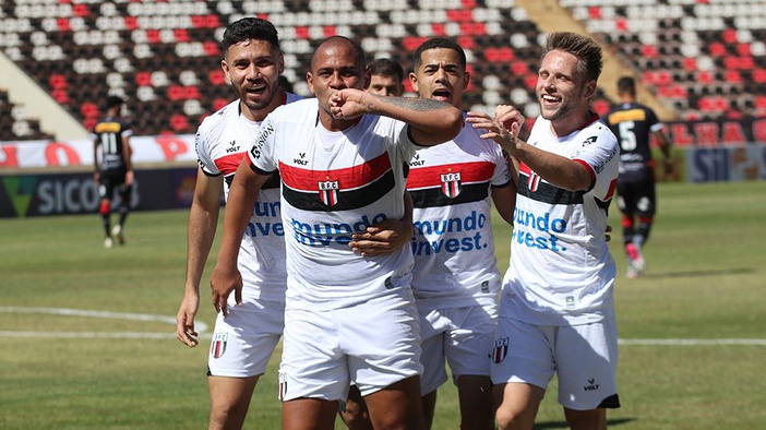 Botafogo vence Ituano de virada e está mais próximo do G4
