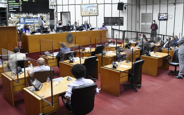 Projeto para criação da Procuradoria da Mulher na Câmara fica sem parecer