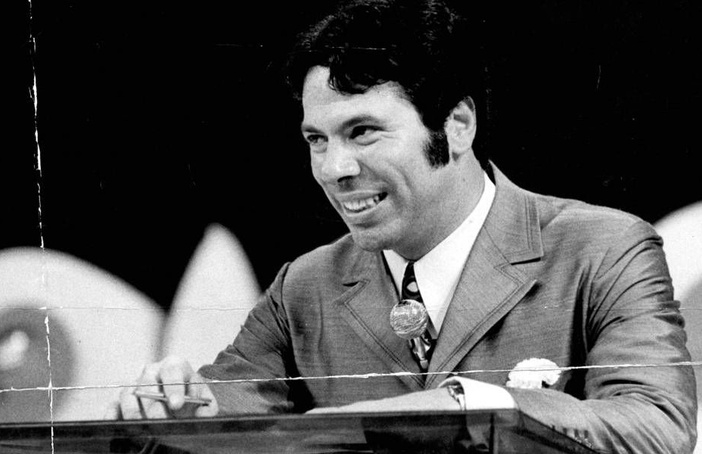 Há 41 anos, Globo estreava nova programação dominical para suprir saída de Silvio Santos
