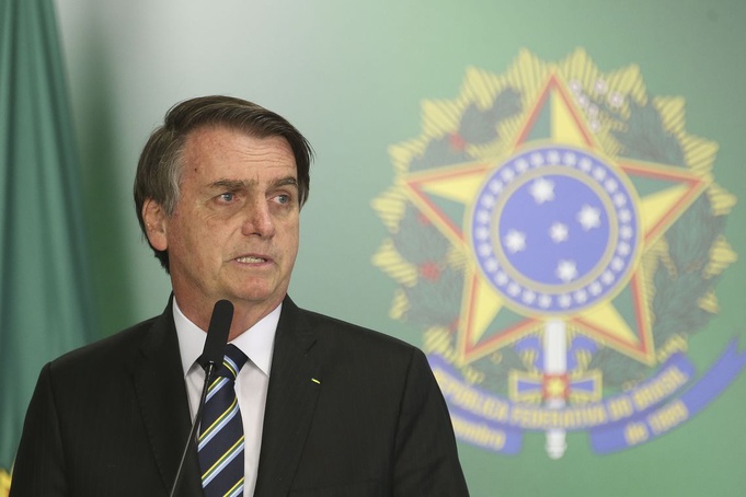 "Superpedido" de impeachment contra Bolsonaro é protocolado na Câmara