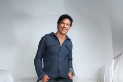 Jorge Vercillo volta a Ribeirão com nova fase da turnê de 30 anos