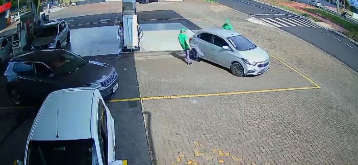 Motorista foge sem pagar após abastecer carro em posto de combustível em Ribeirão Preto