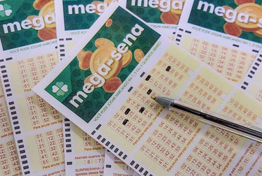 Mega-Sena acumula e pagará R$ 32 milhões na terça, 22