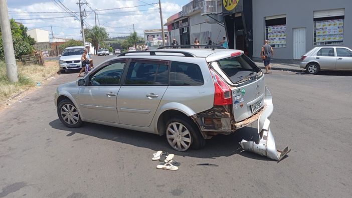 Polícia Militar prende trio após perseguição e acidente de carro em São Carlos