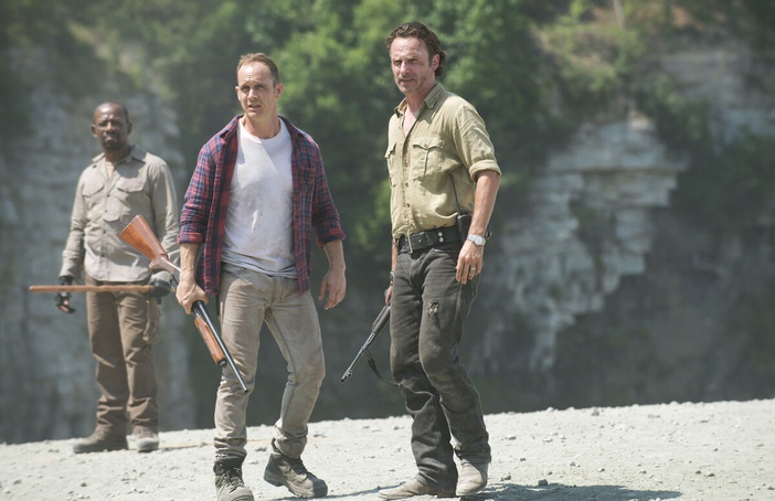 Segunda parte da sexta temporada de The Walking Dead volta à Fox na mesma noite que nos EUA