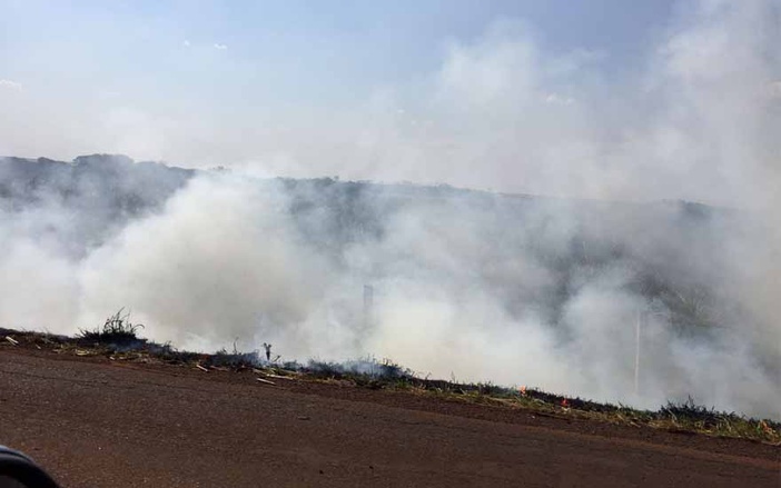 Canteiro de ponte próxima ao rio Pardo pega fogo