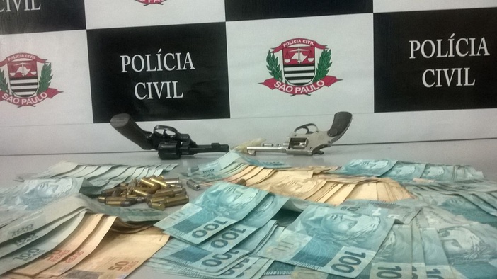 Polícia Civil prende três funcionários do Detran suspeitos de fraude