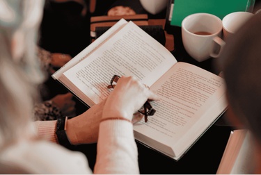 Livraria de Ribeirão cria clubes de literatura árabe e Homero