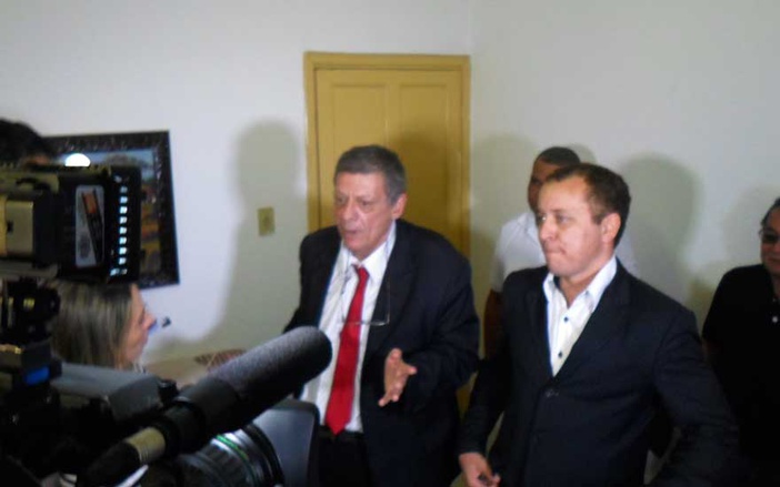 Chiarelli insiste em candidatura e mostra cartas de renúncia de Alexandre