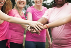 Desfile Rosa reúne mulheres mastectomizadas em Ribeirão Preto