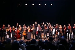 Viola caipira e violino se encontram em concerto no Theatro Pedro II